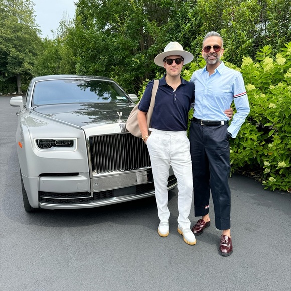 Martin; @TheFashionableCouple - Picture 3 of 16